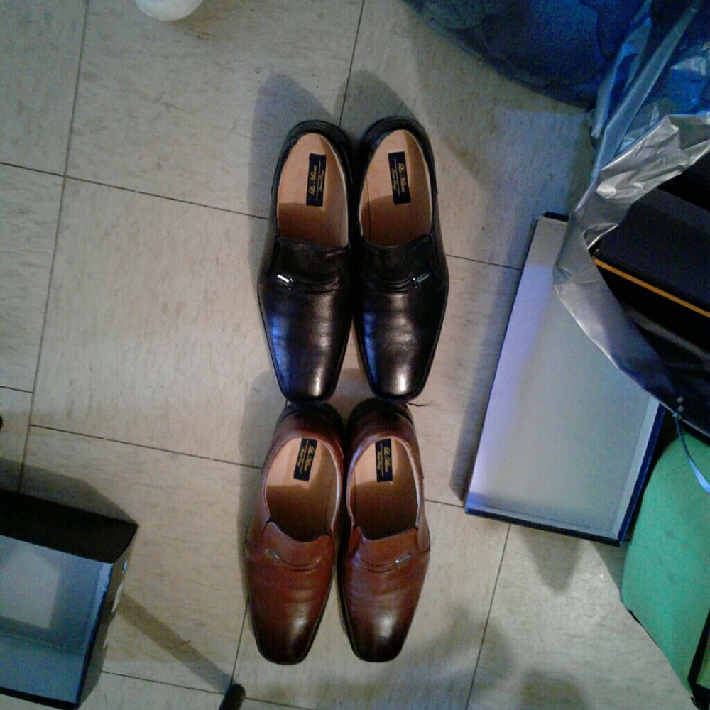 2 pairs of shoes
